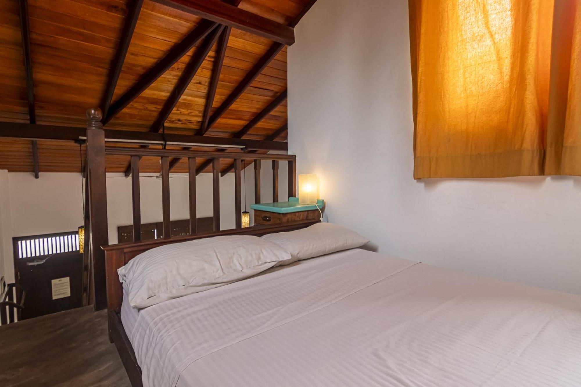 Lion'S Rest Hotel Weligama Bagian luar foto