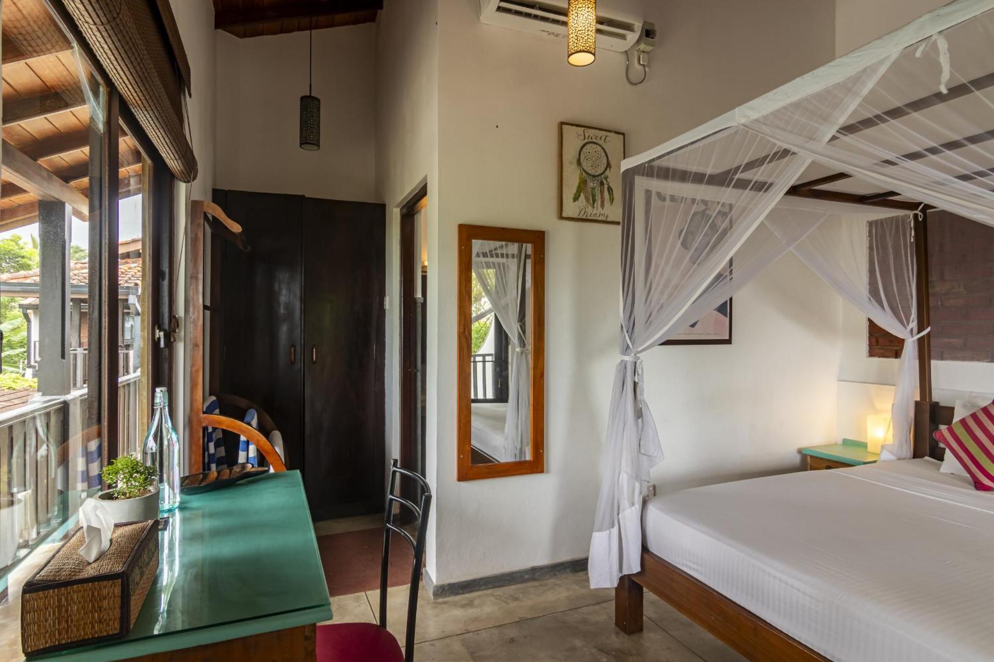 Lion'S Rest Hotel Weligama Bagian luar foto