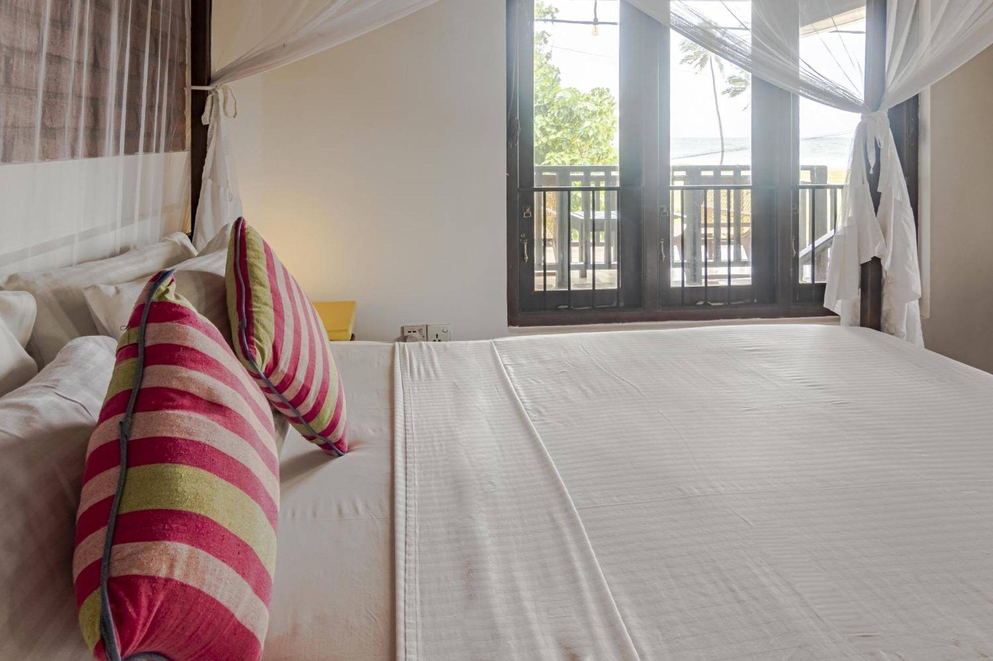 Lion'S Rest Hotel Weligama Bagian luar foto
