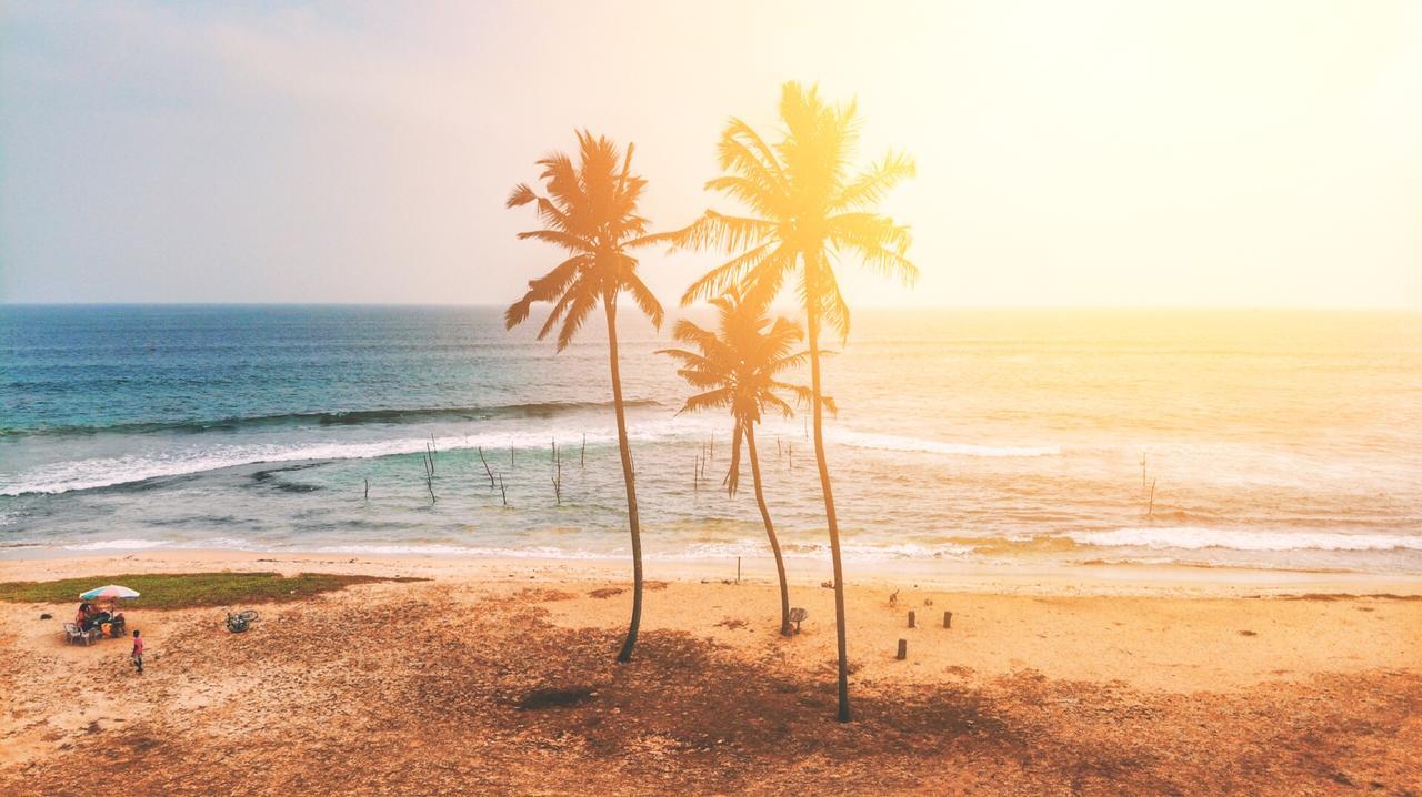 Lion'S Rest Hotel Weligama Bagian luar foto