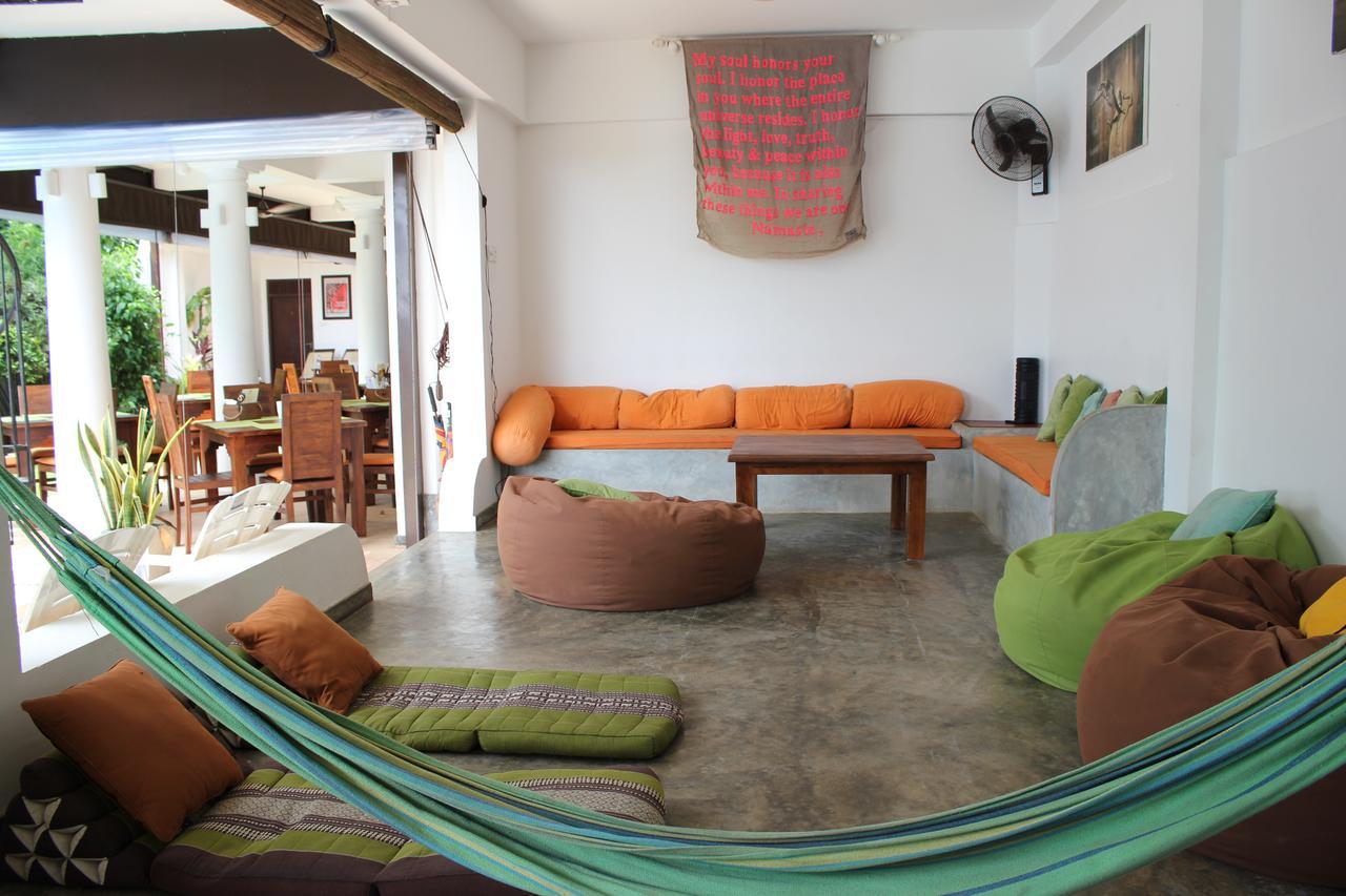 Lion'S Rest Hotel Weligama Bagian luar foto